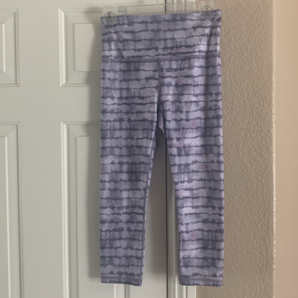 Athleta purple and white Activewear Top with matching Capri - Picture 4 of 7